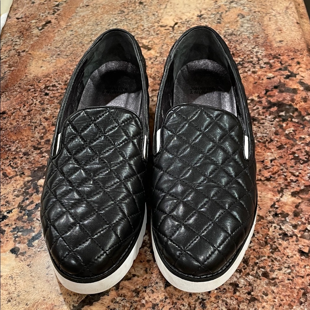 Johnston & Murphy Flex Portia Slip-On Sneaker Plush Quilting  Hardly Worn Size 8